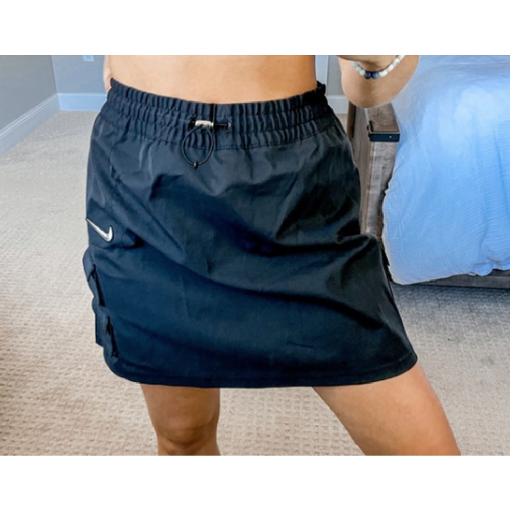 Nike Swoosh Flap Pocket Drawstring Waist Skirt Black Size Medium NWT